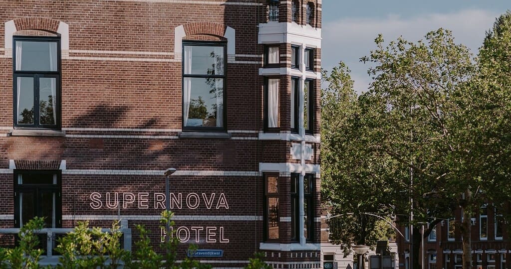 Supernova Hotel